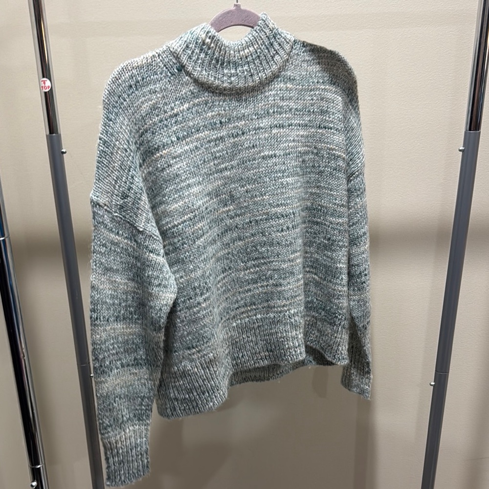 Cozy Knit Women's Sweater - Gray